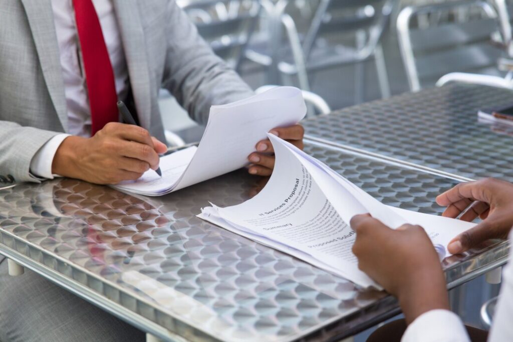 A Smart Buyer’s Guide to Choosing Visa Consultants in Dubai